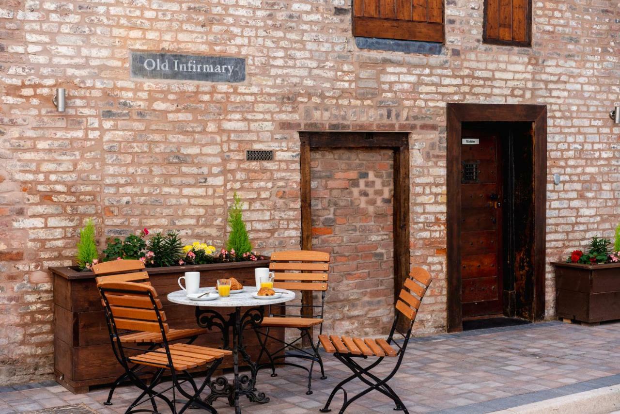 Aparthotel Old Infirmary Worcester Exterior foto